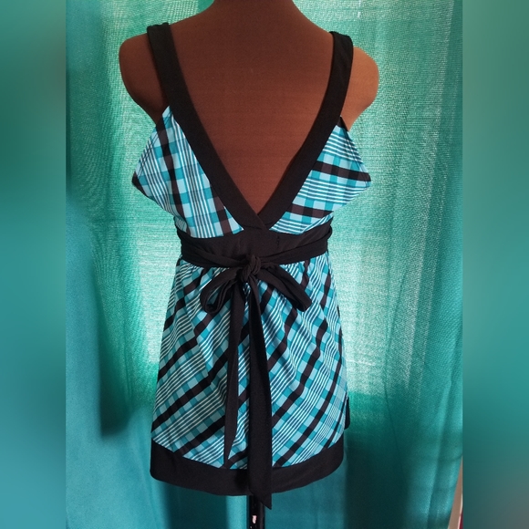 Volume One Tank Top - Picture 2 of 4